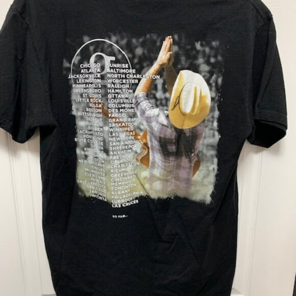 GARTH BROOKS WORLD TOUR BAND  TEE - Picture 2 of 3
